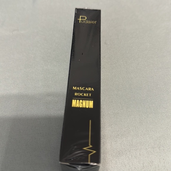 BNIB Makeup Bundle - Picture 2 of 7